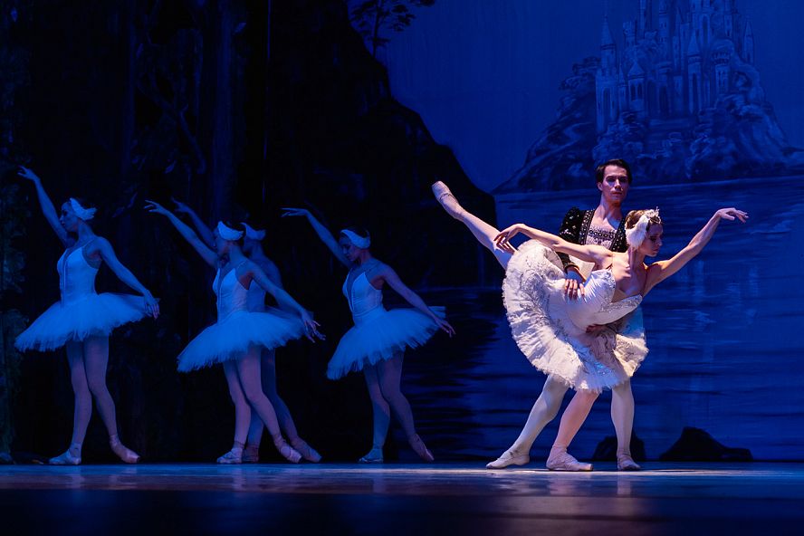 "Лебединое озеро"-2020 классического национального русского балета - 16