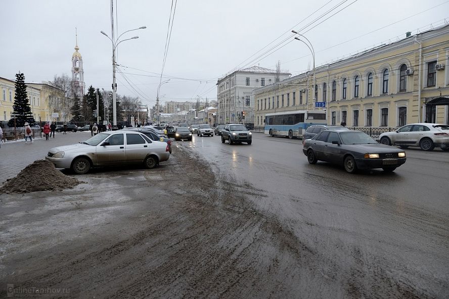 Парковка у ТРЦ "Рио" в Тамбове на улице Советской - 3