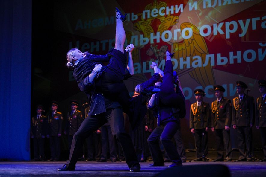 Ансамбль песни и пляски Центрального округа войск национальной гвардии в Тамбовском драматическом театре - 12