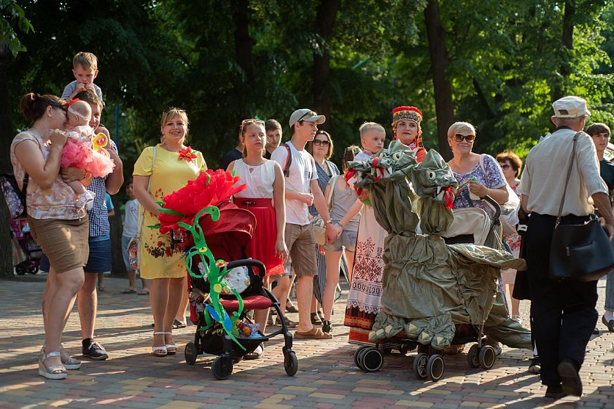 Парад колясок 2019 - 1